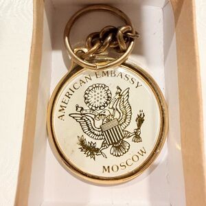 Source Unknown Gold and White Key Holder